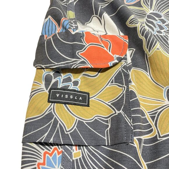 VISSLA Chuns 18.5" Antique Floral Boardshort Size 38 Gray Orange Yellow - Picture 3 of 7